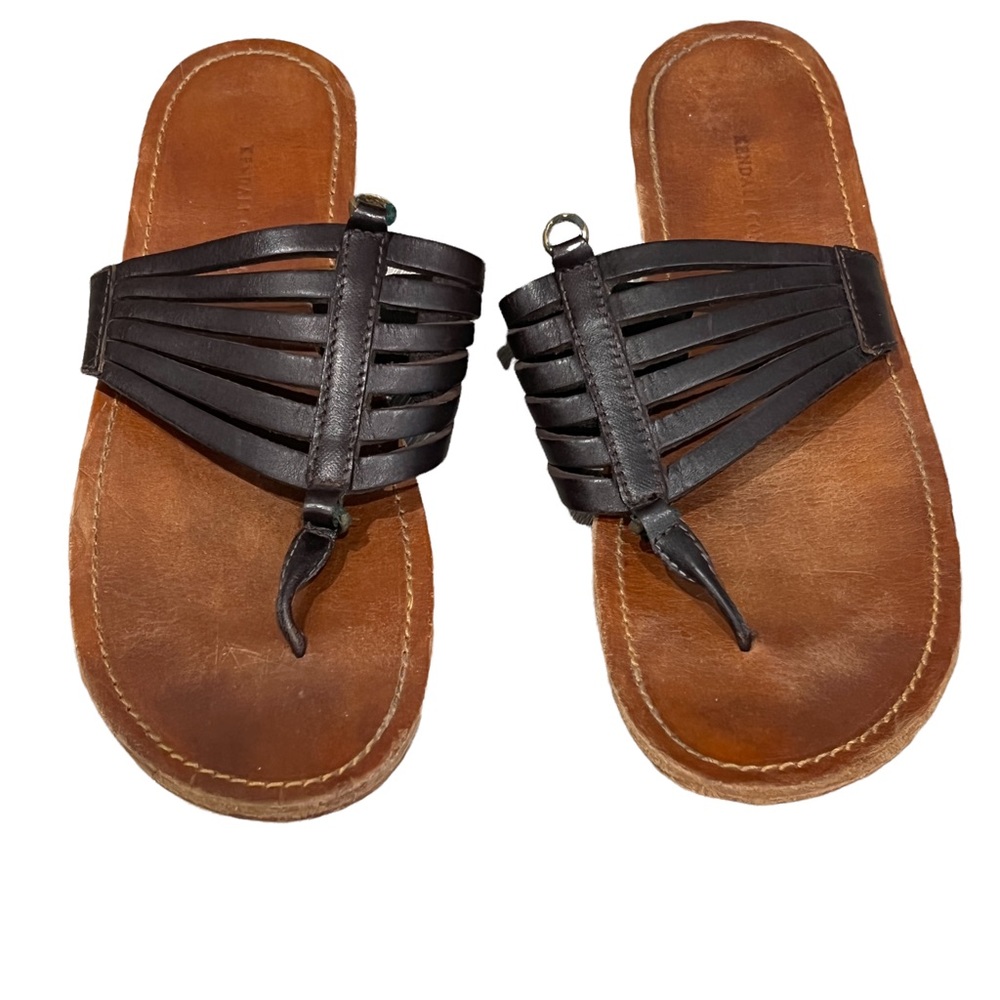 KENDALL CONRAD Thong Sandal Strappy Sandals Leather Rubber Heel Women’s 8